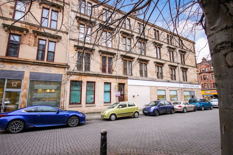 Flat Stewartville Street in Glasgow