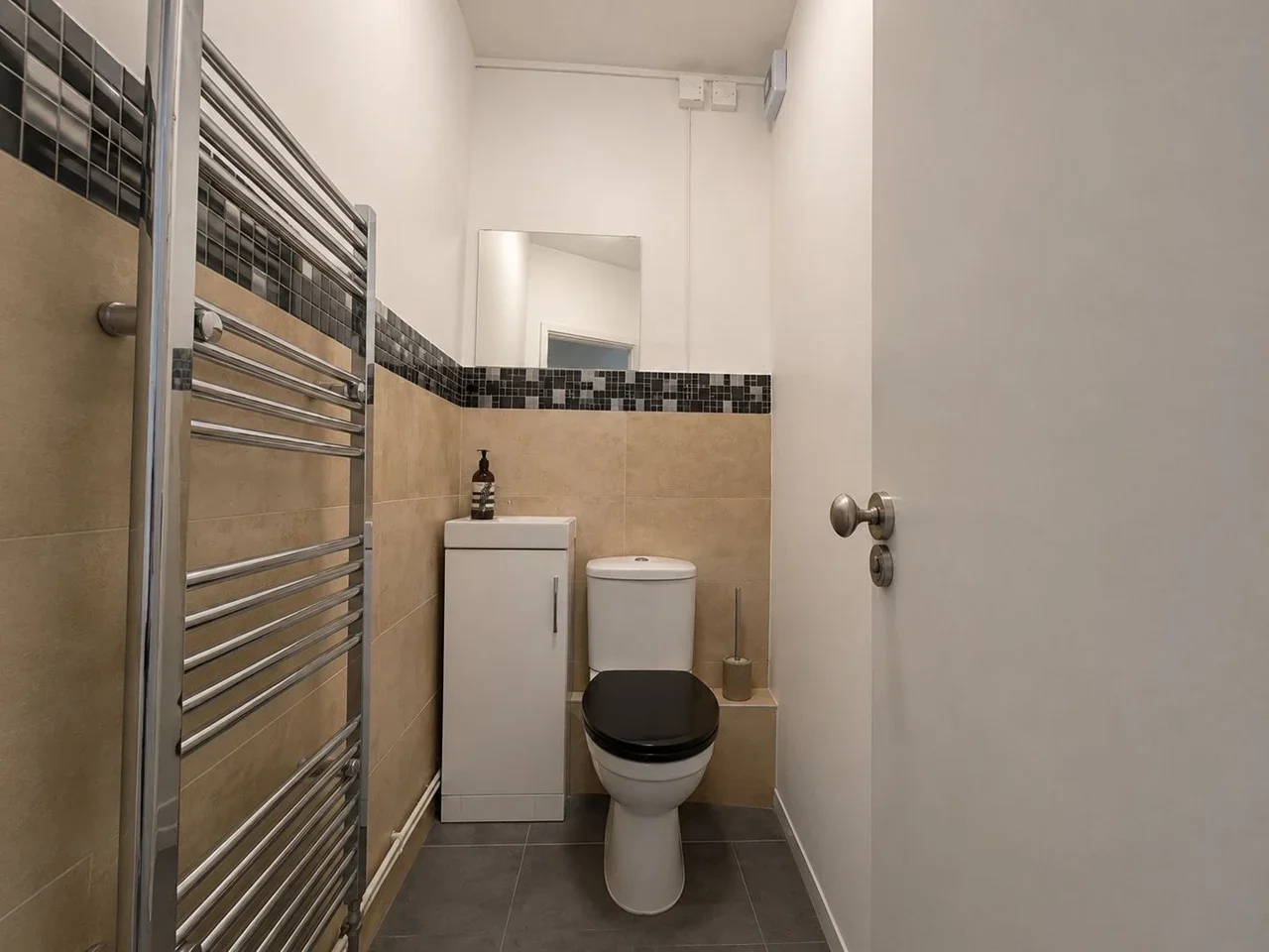 Room Newburn Street in Greater London