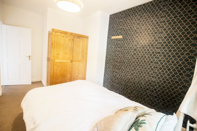 Room Sawley Road in Greater London