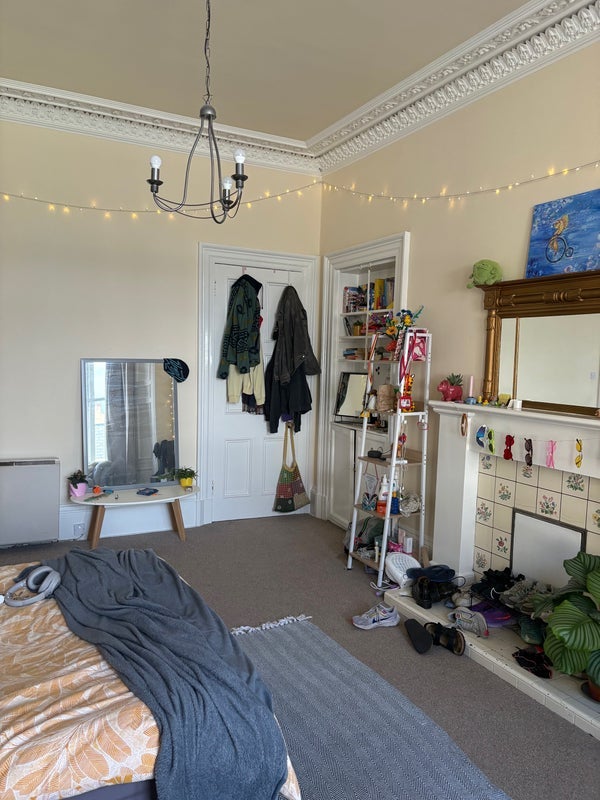 Room Morningside Road in City of Edinburgh