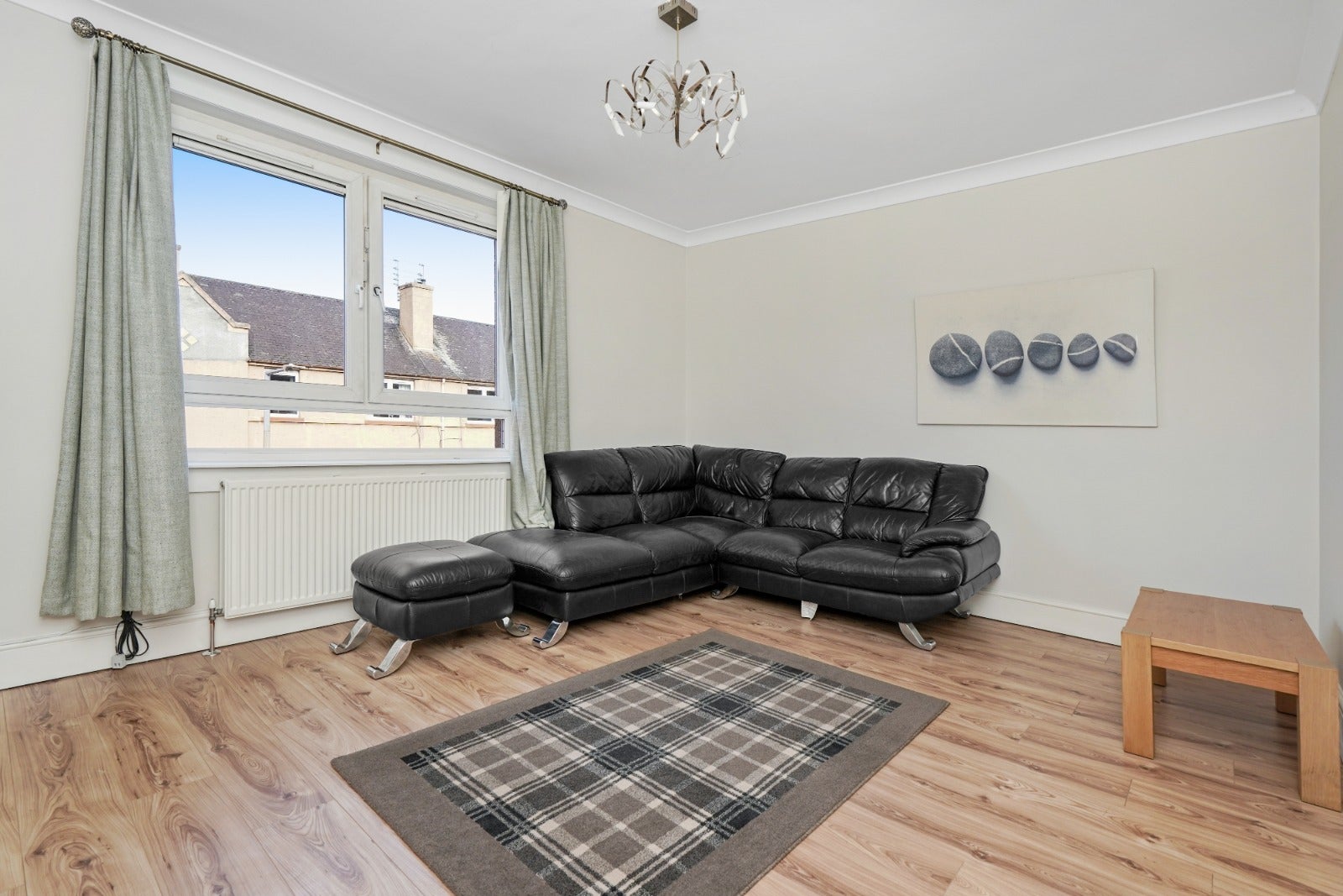 Flat Stenhouse Gardens North in City of Edinburgh
