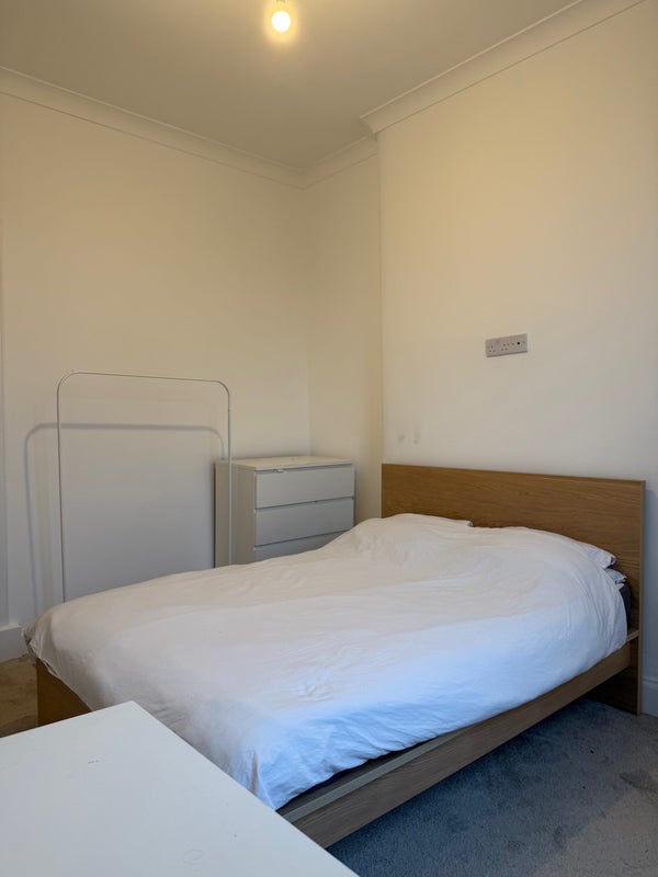Room Garthland Drive in Glasgow