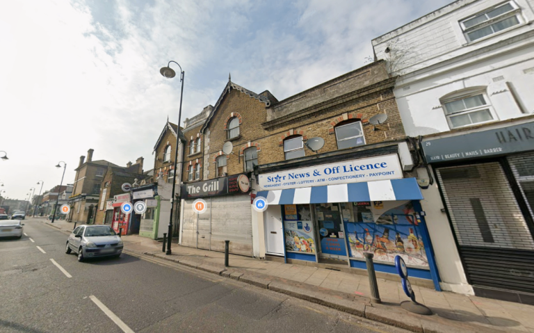 Flat High Street in Greater London