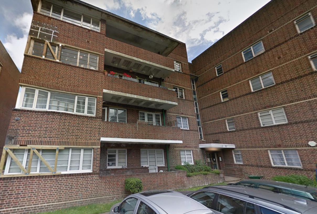 Flat Dorchester Court in Greater London