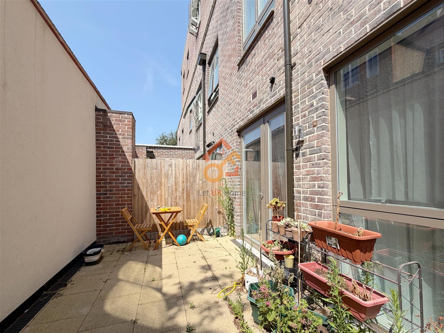 Flat New Frederick Mews in Greater London