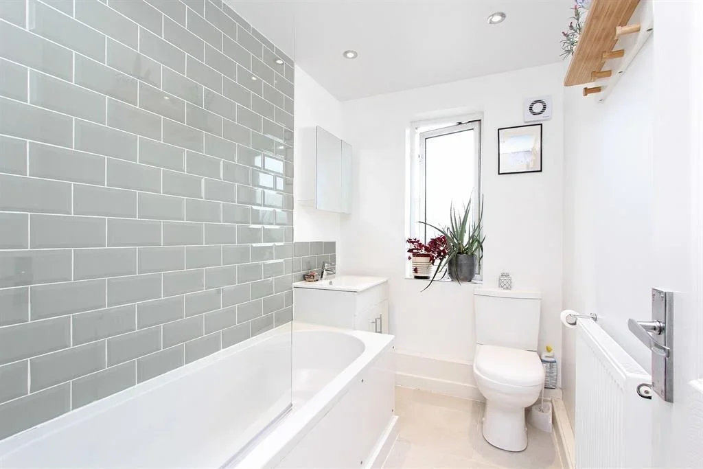 Flat Artichoke Place in Greater London