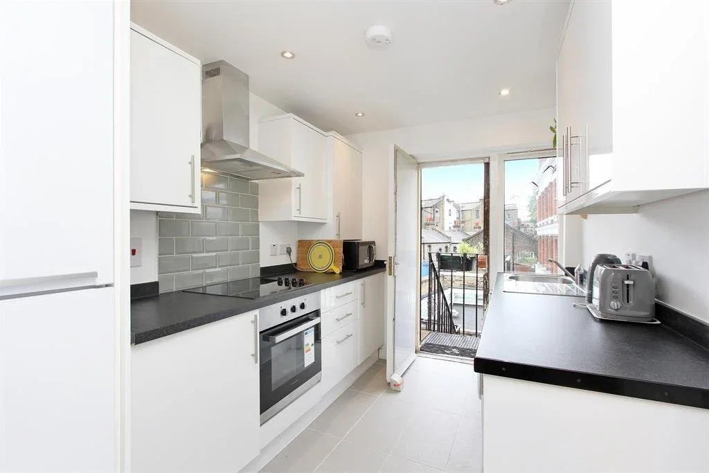Flat Artichoke Place in Greater London