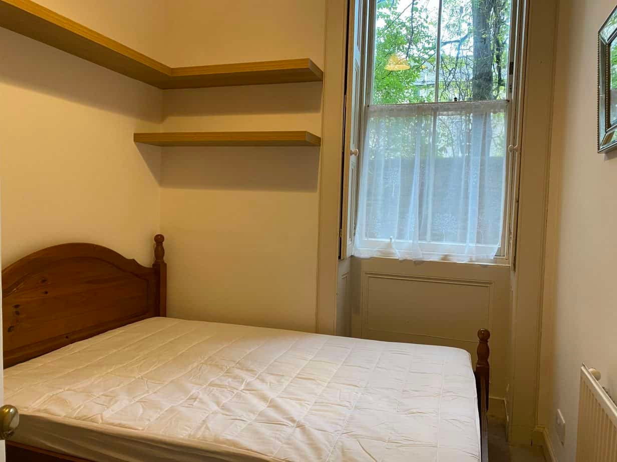 Flat Buccleuch Terrace in City of Edinburgh