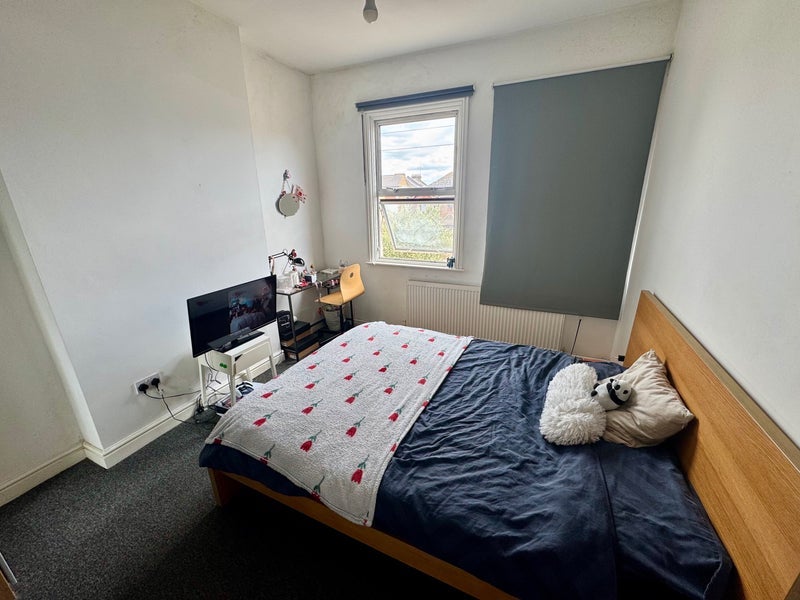 Room Margery Park Road in Greater London