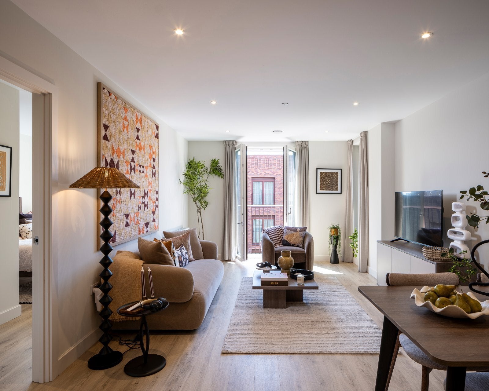 Flat Drummond Road in Greater London