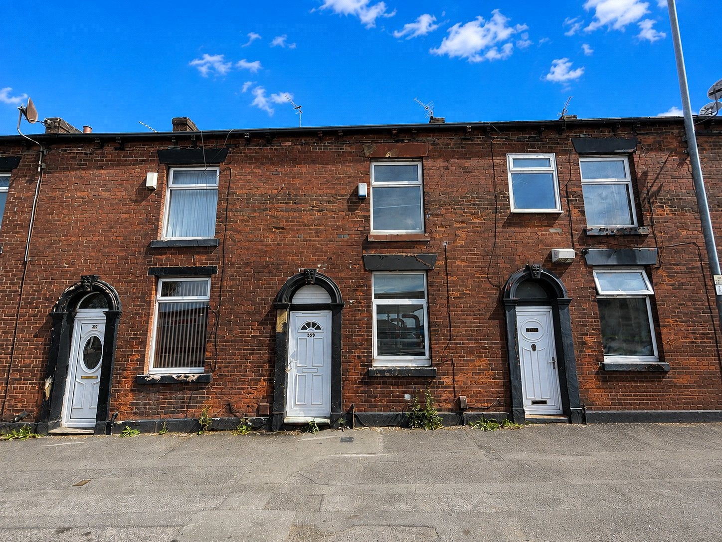 House Oldham Road in Royton
