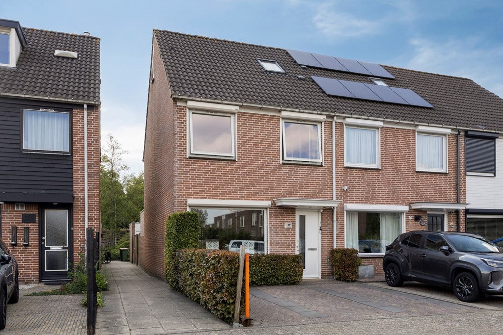 Huis Ambrozijnberg 354 in Roosendaal