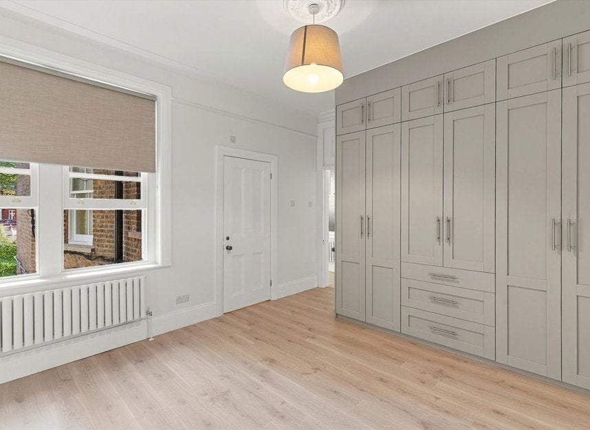 Flat Elgin Avenue in City of Westminster