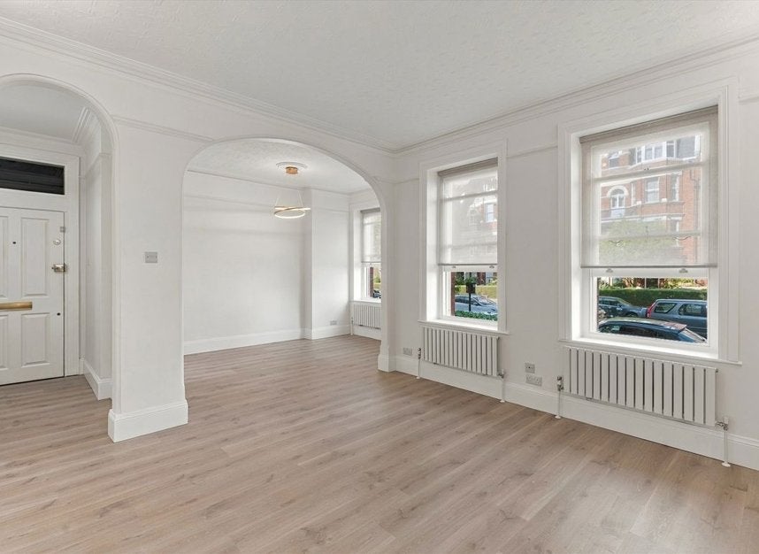 Flat Elgin Avenue in City of Westminster