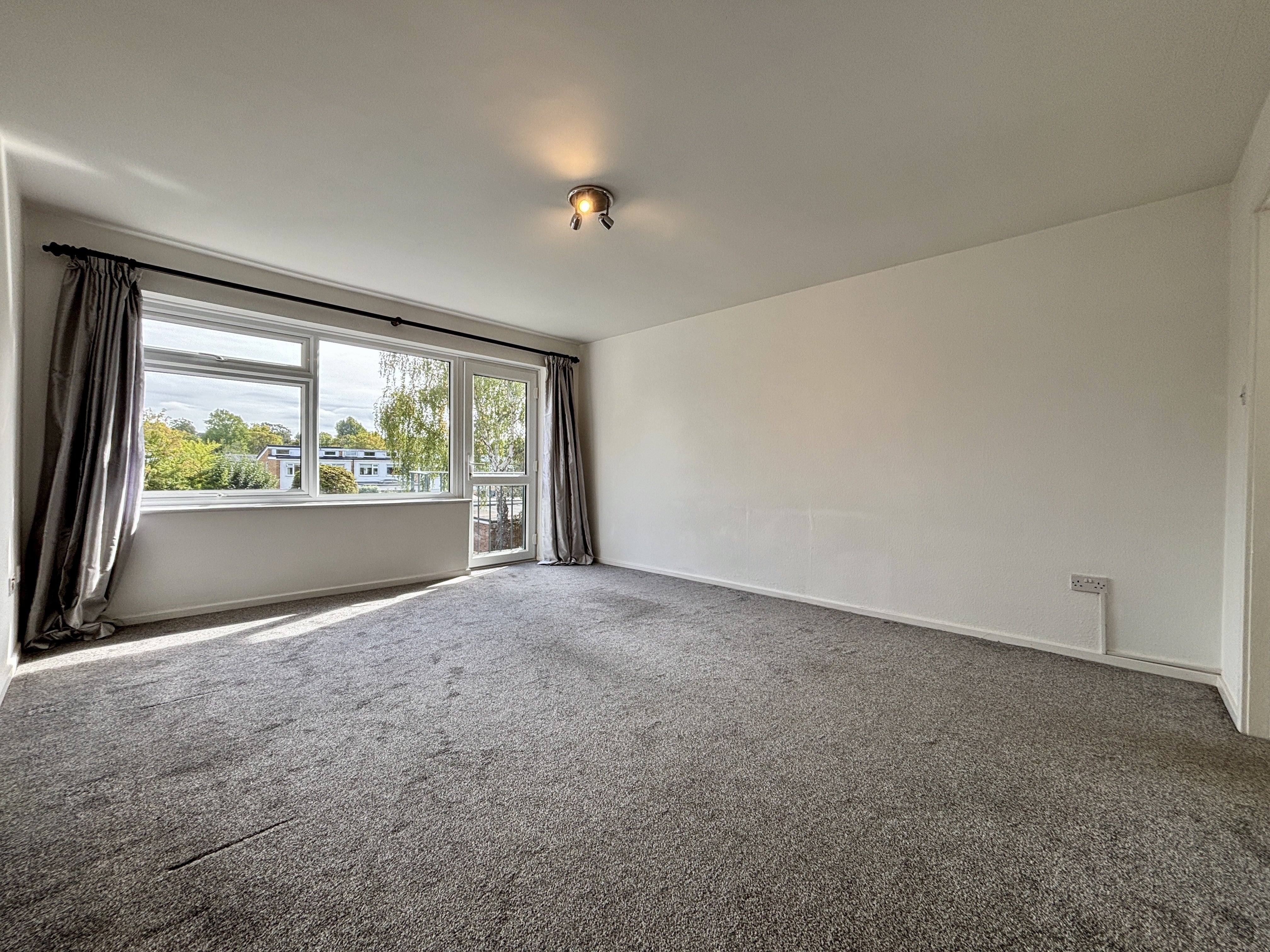 Flat Westgate Road in Greater London