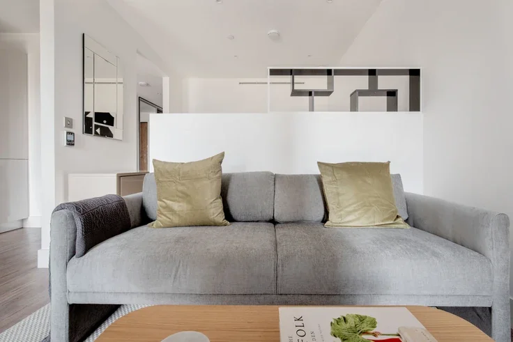 Flat New Drum Street in Greater London