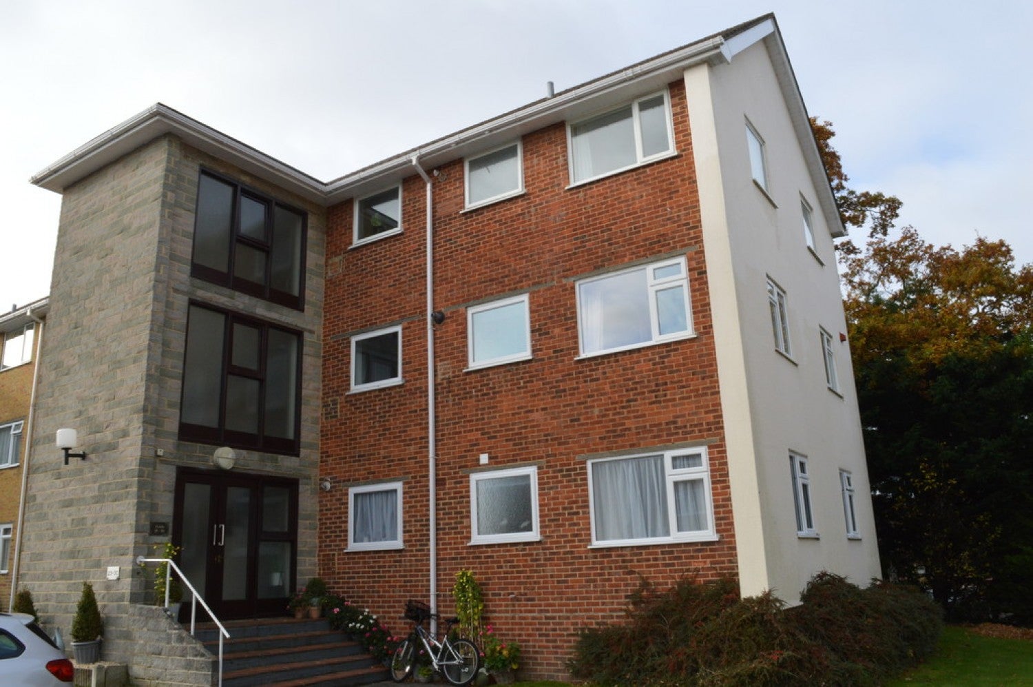 Flat Redhill Court in Bournemouth