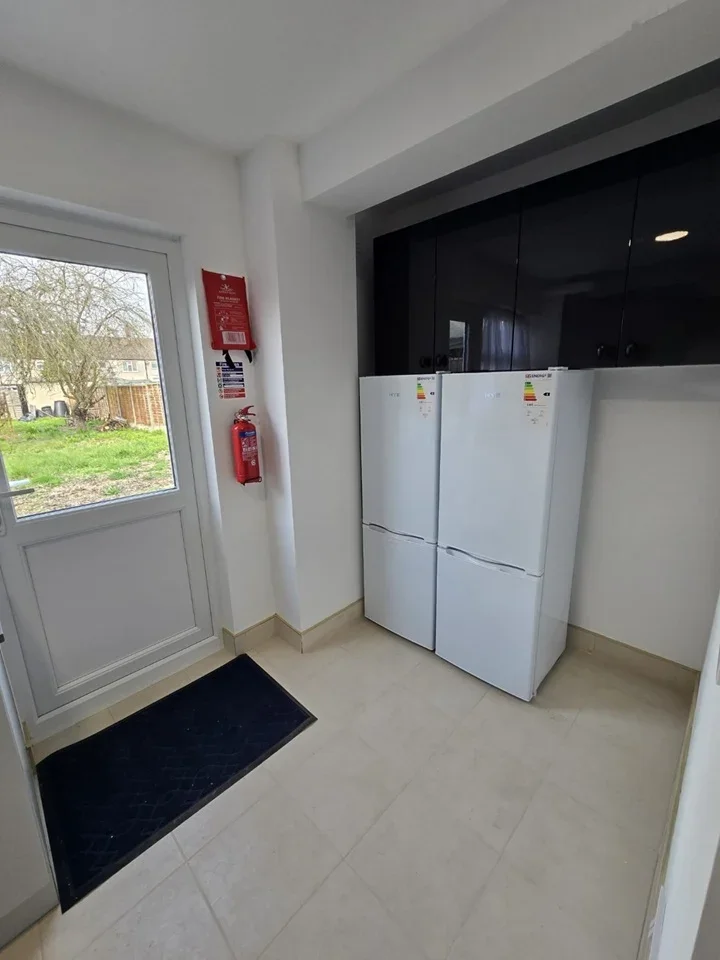 Room Sinclair Road in Greater London