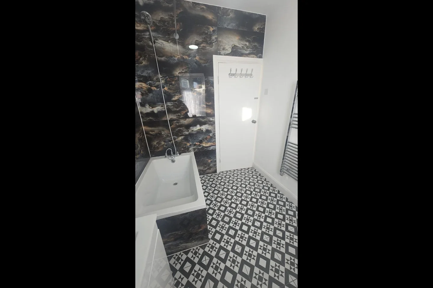 Room Sinclair Road in Greater London