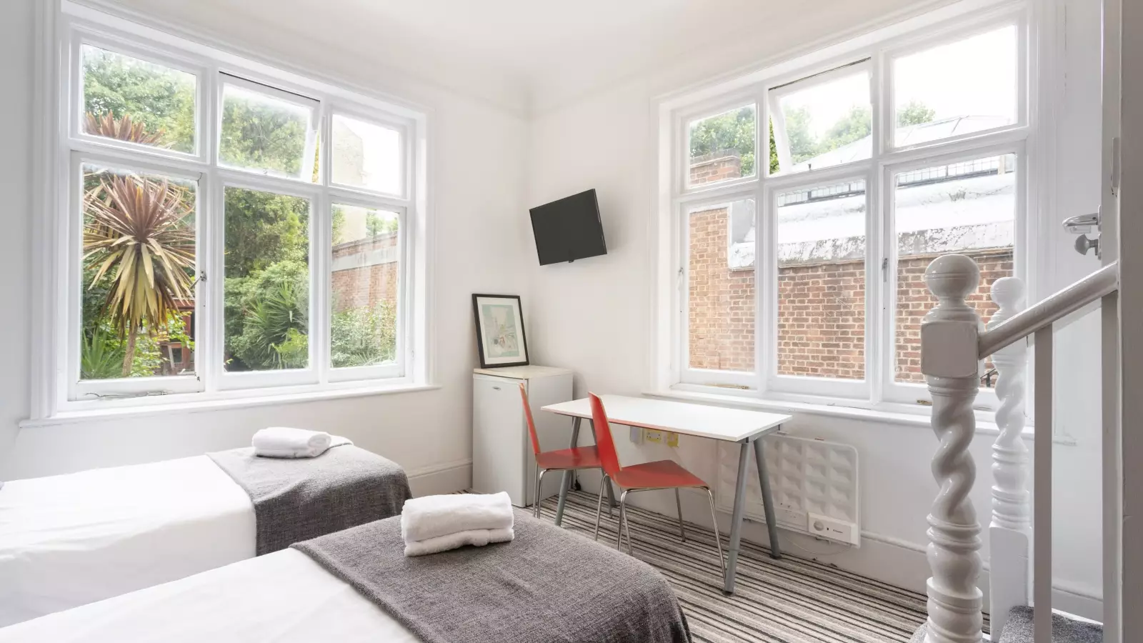 Flat Earl's Court Road in Greater London
