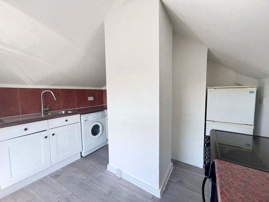 Flat Victoria Road in St Albans