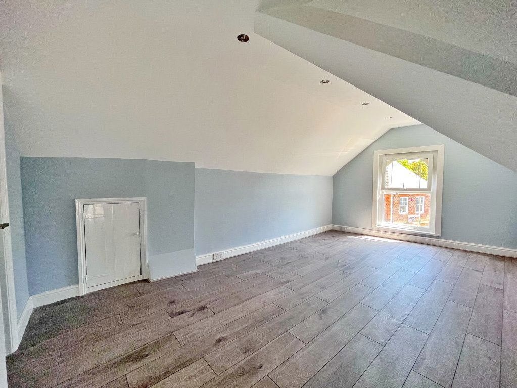 Flat Victoria Road in St Albans