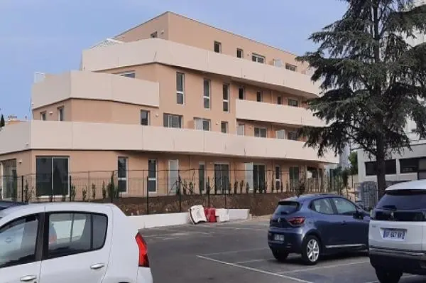 Flat Rue Henri Revoil in Nîmes