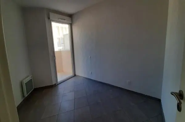Flat Rue Henri Revoil in Nîmes