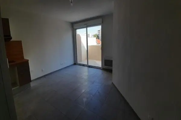 Flat Rue Henri Revoil in Nîmes
