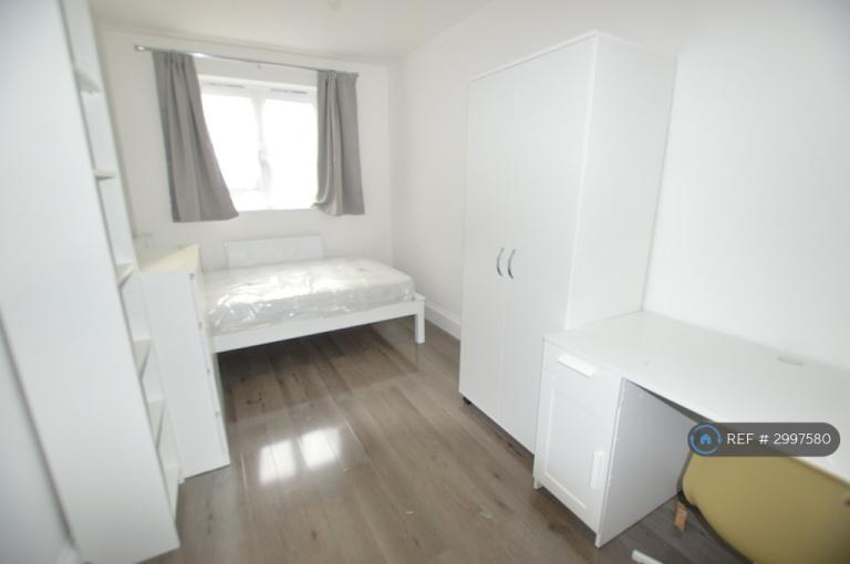 Flat Stanhope Street in Greater London