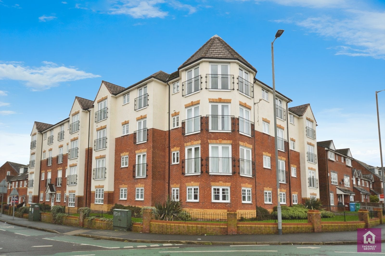 Flat Ainsbrook Avenue in Manchester