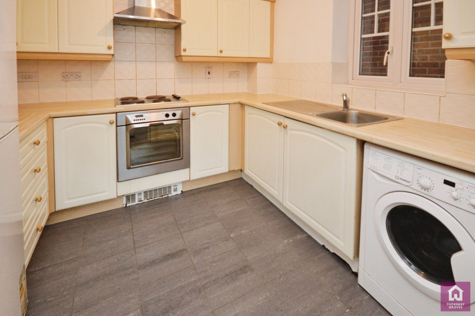 Flat Ainsbrook Avenue in Manchester