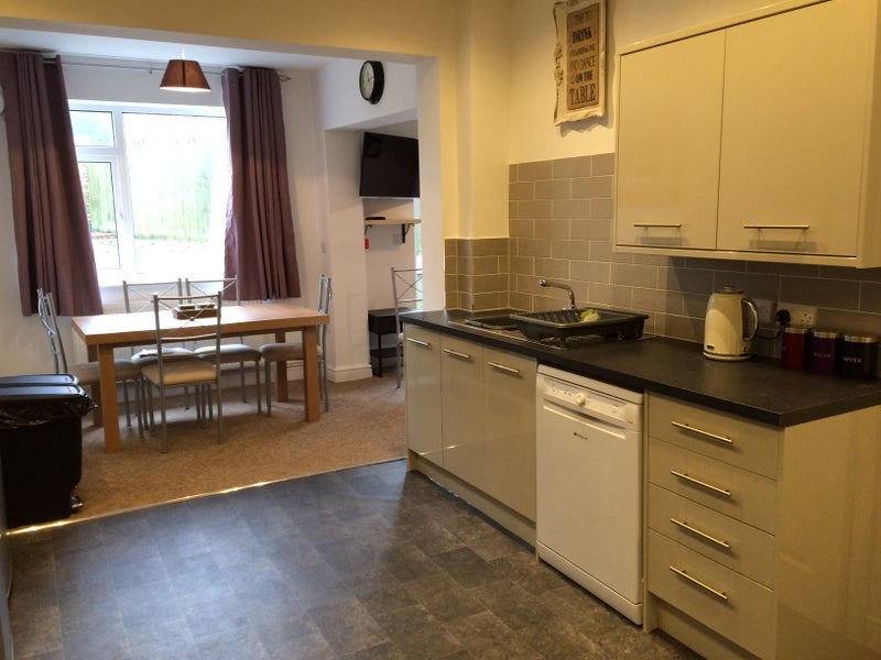 Room Leda Avenue in Bristol