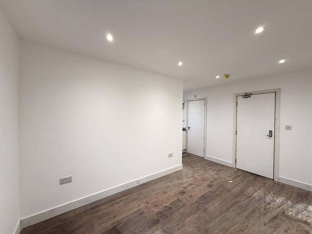 Room Belgrave Road in Slough