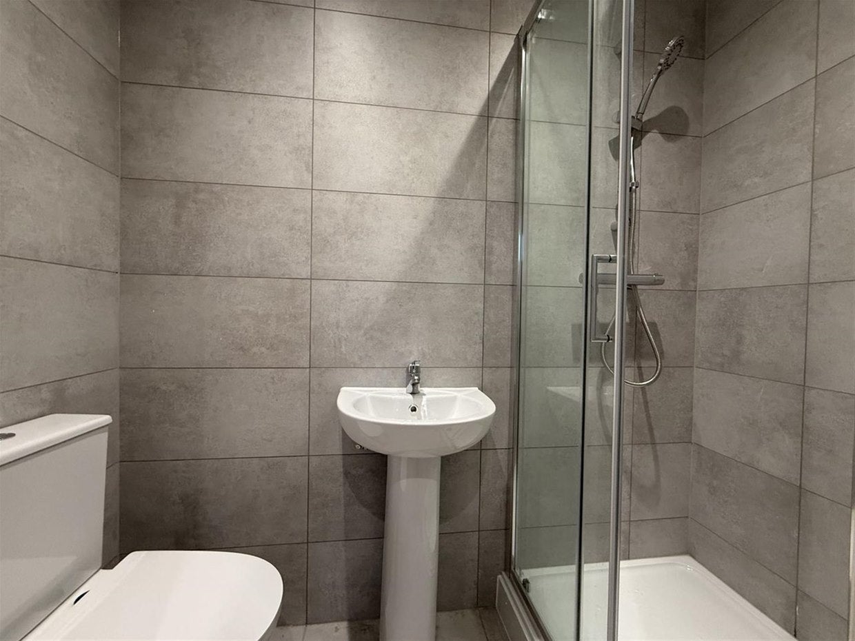 Room Belgrave Road in Slough