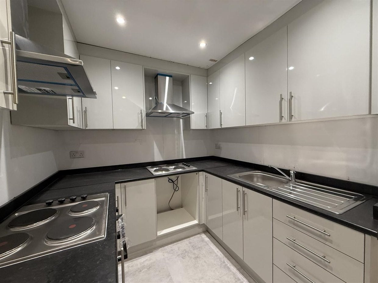 Room Belgrave Road in Slough