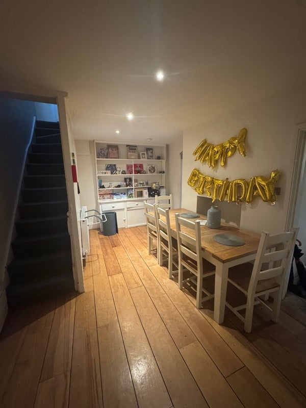 Room Parrys Lane in Bristol