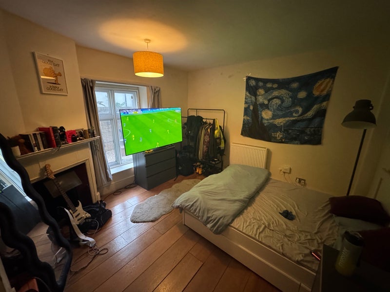 Room Parrys Lane in Bristol