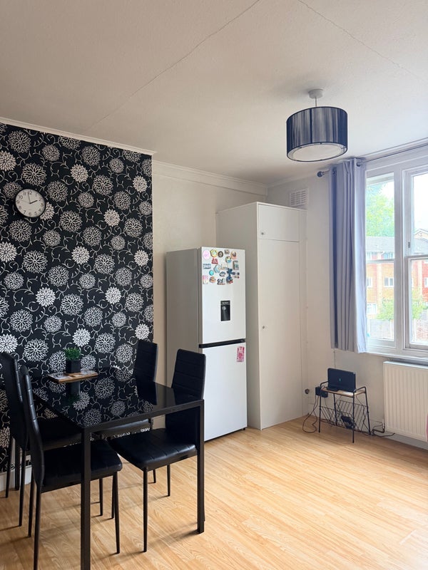 Room Longton Grove in Greater London