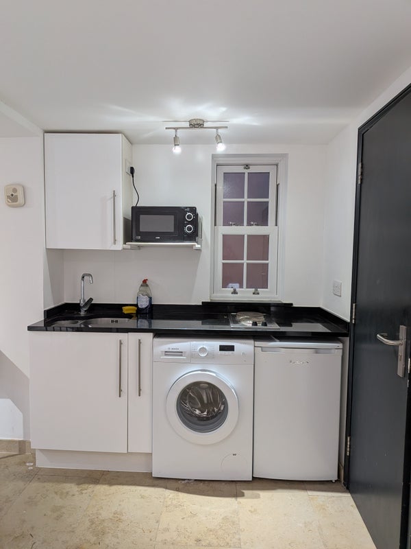 Flat Tyrells Close in Chelmsford