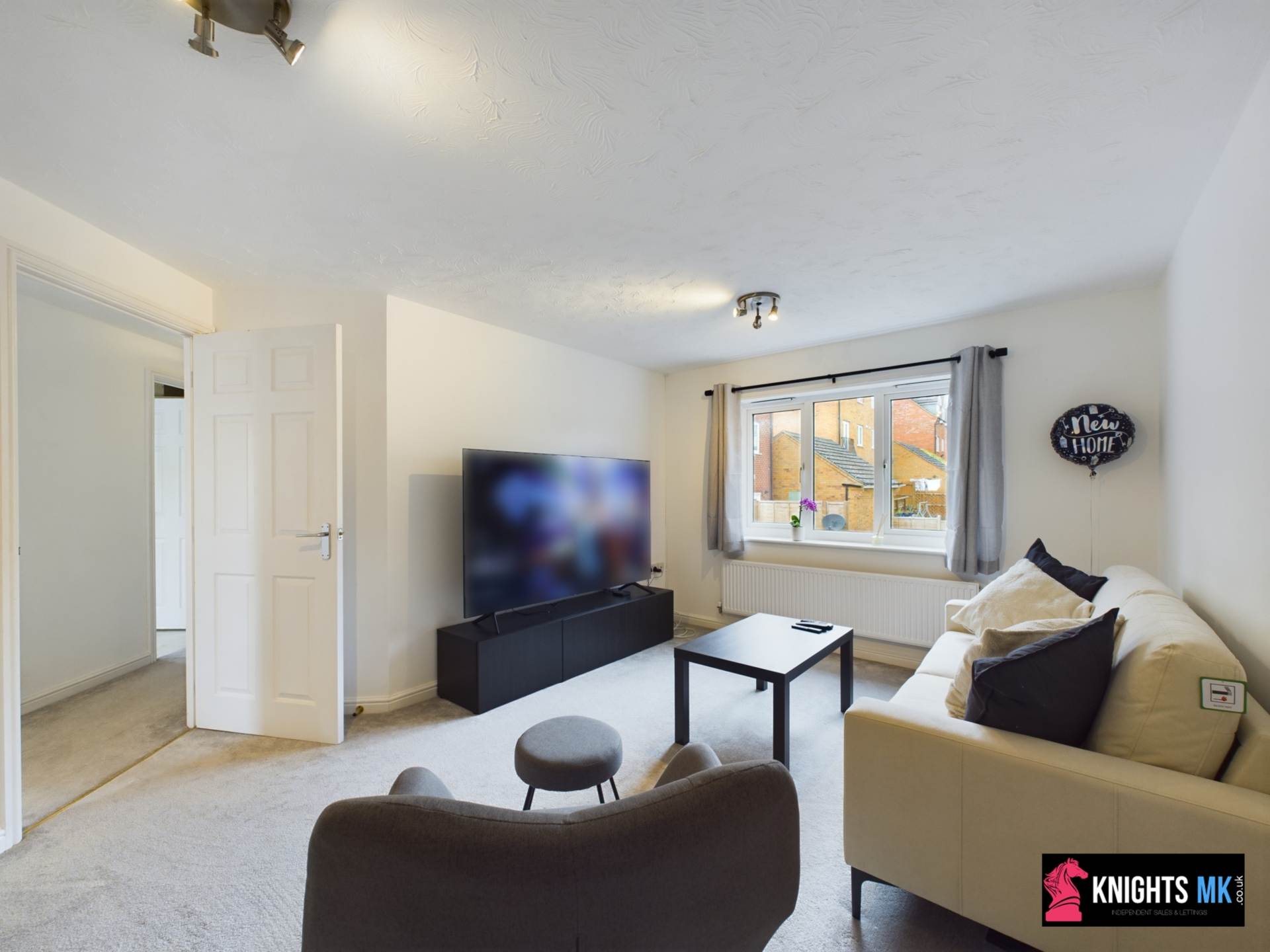 Flat Lodge Way in Irthlingborough