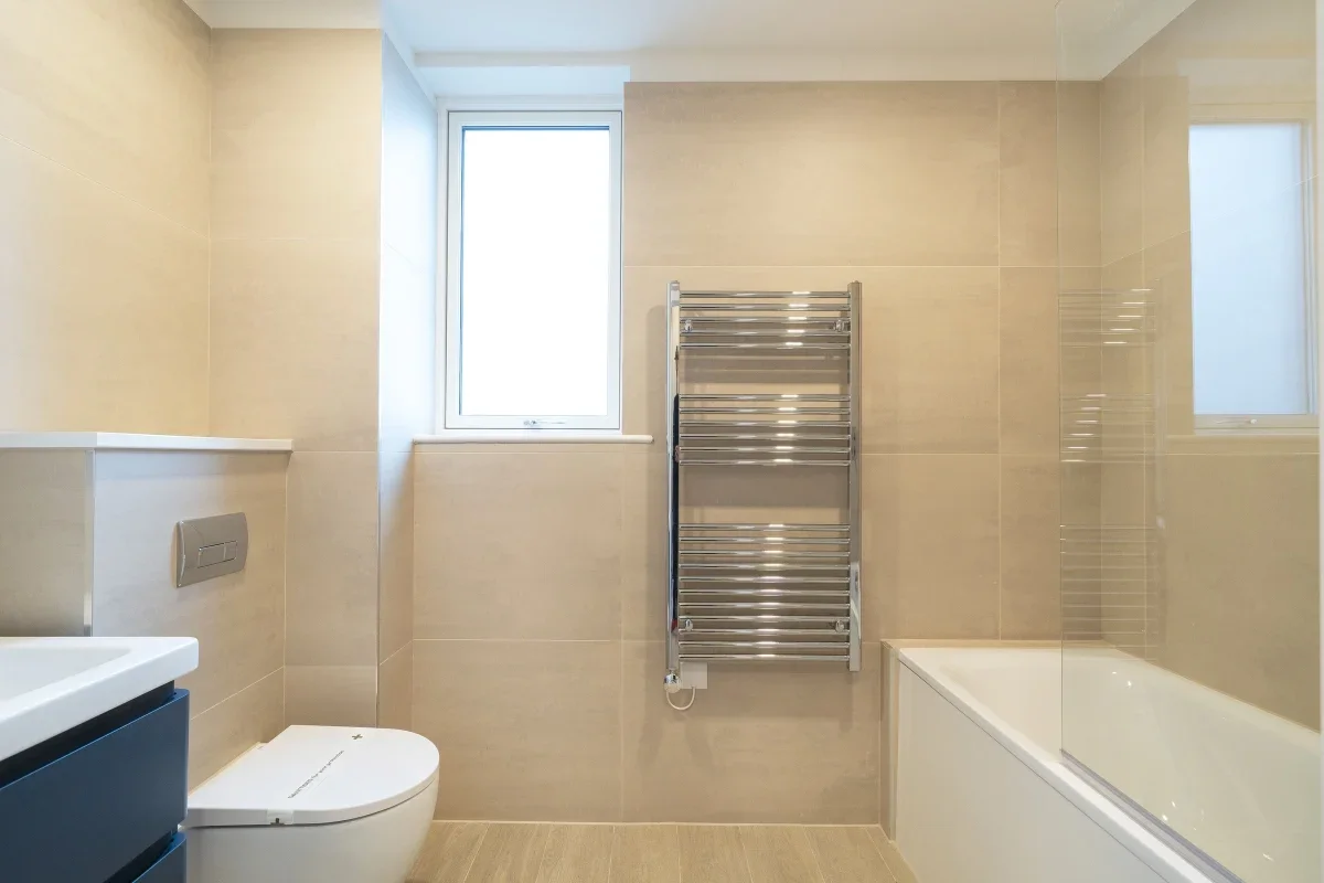Flat Wyvil Road in Greater London