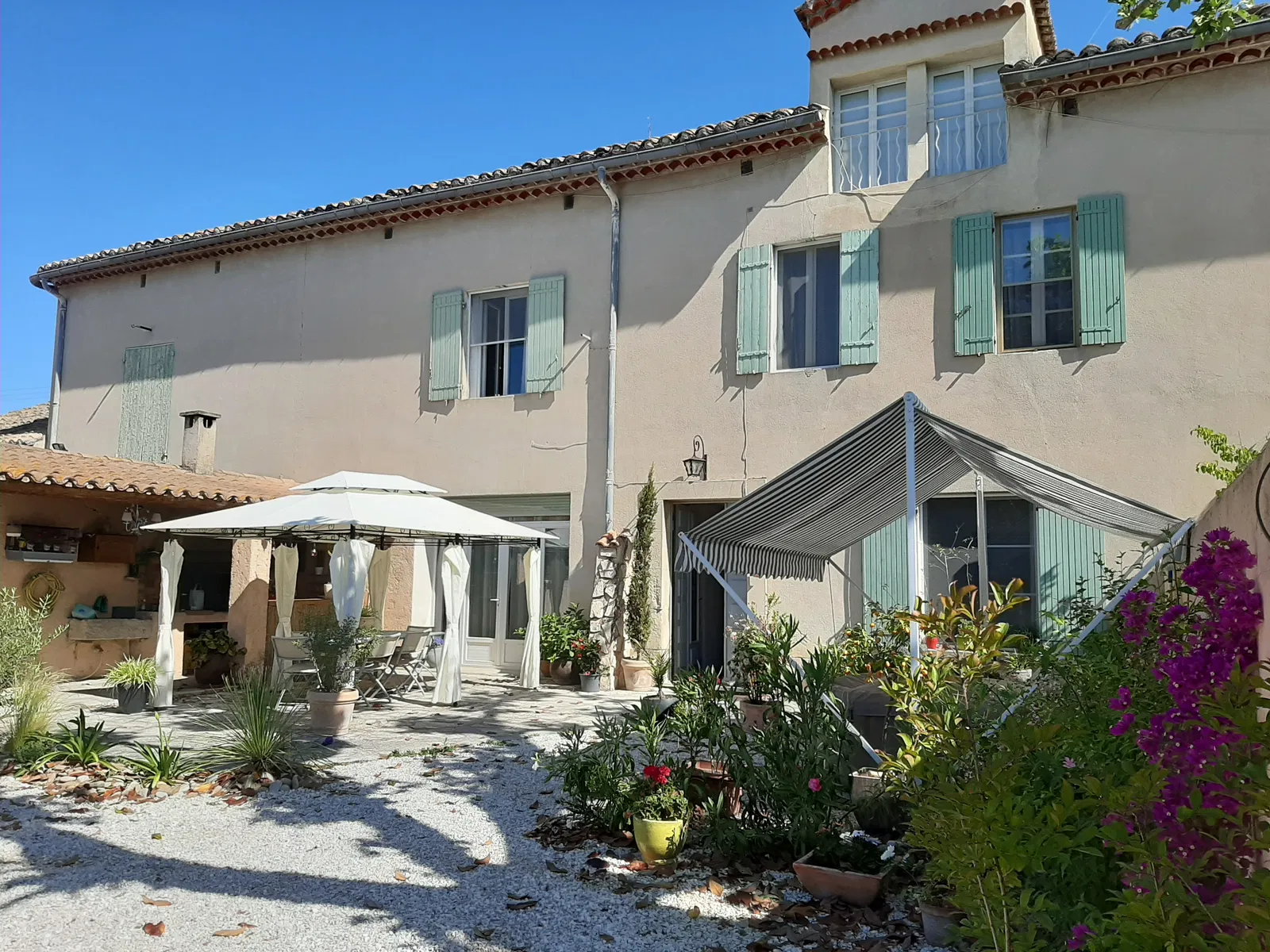 Chambre Chemin de Romieu à L'Isle-sur-la-Sorgue