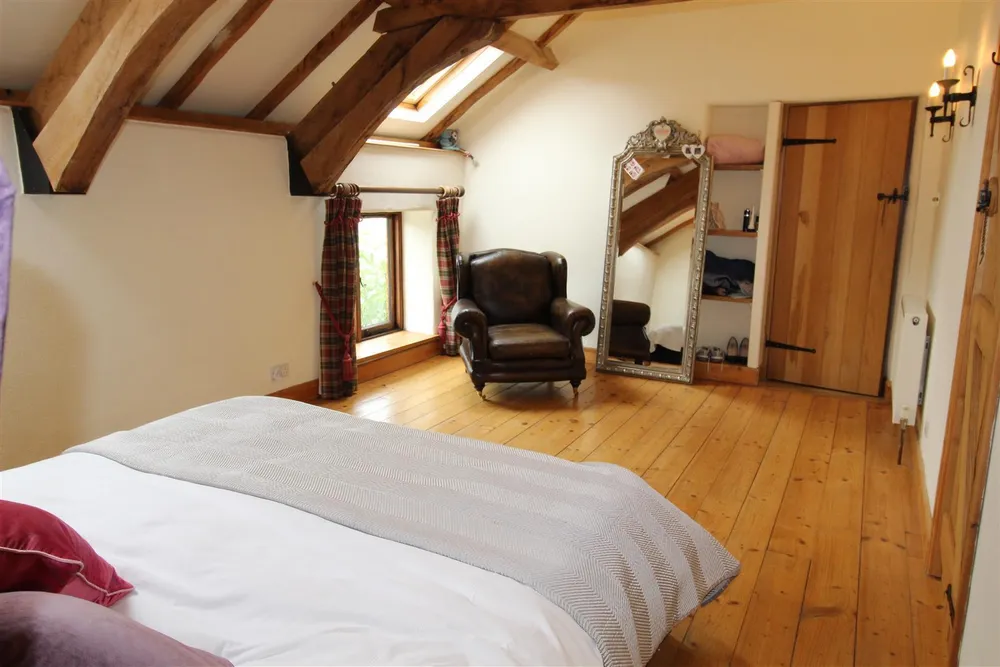 House Cross Farm Court in Bishop's Tawton