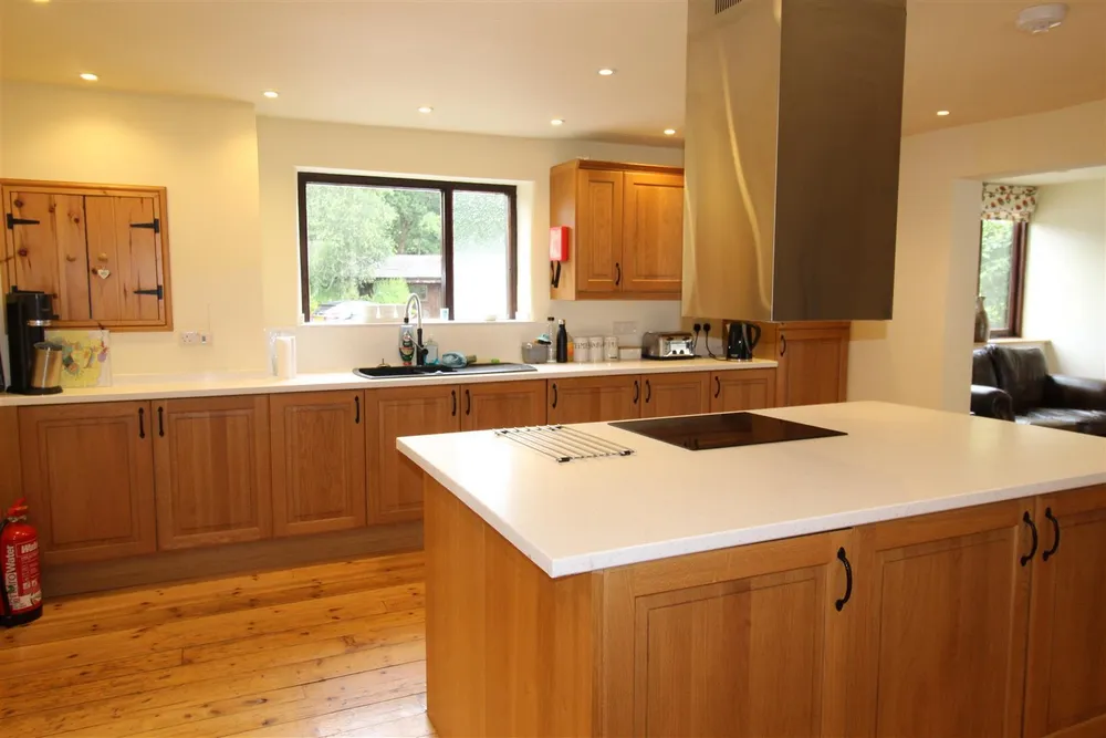 House Cross Farm Court in Bishop's Tawton