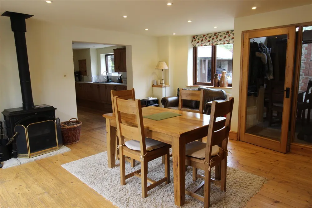 House Cross Farm Court in Bishop's Tawton