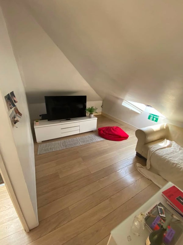 Room Camden Park Road in Greater London