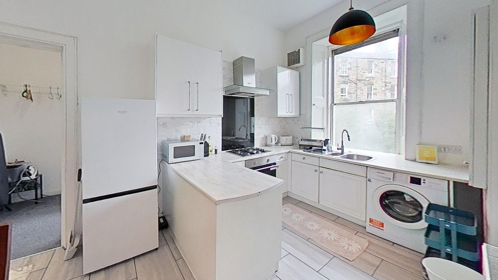 Flat Brougham Place in City of Edinburgh