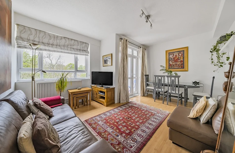 Flat Wimbledon Park Road in Greater London