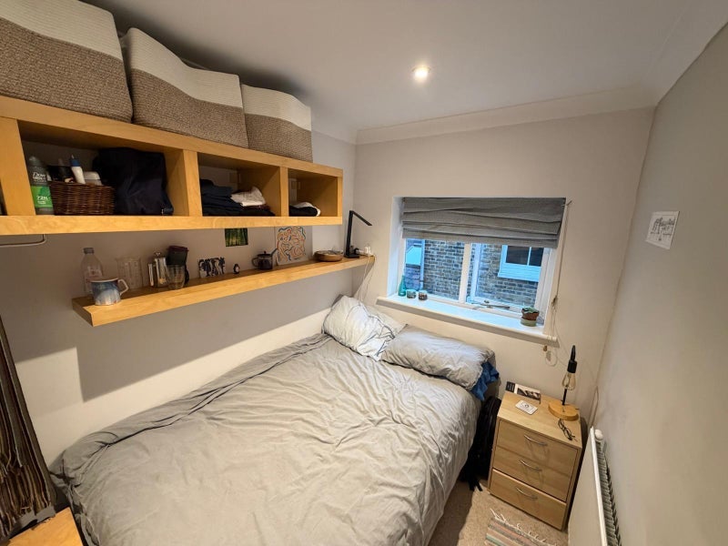 Room Sherbrooke Road in Greater London